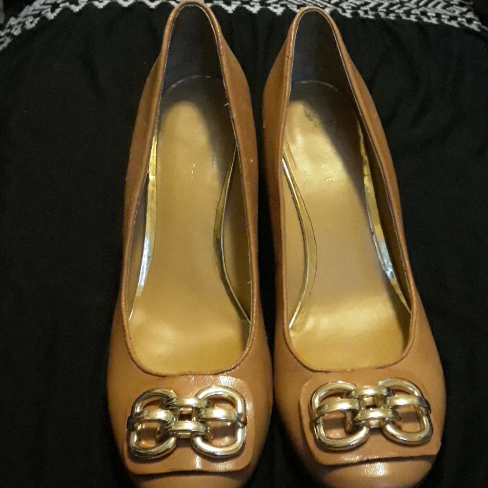 Nine west